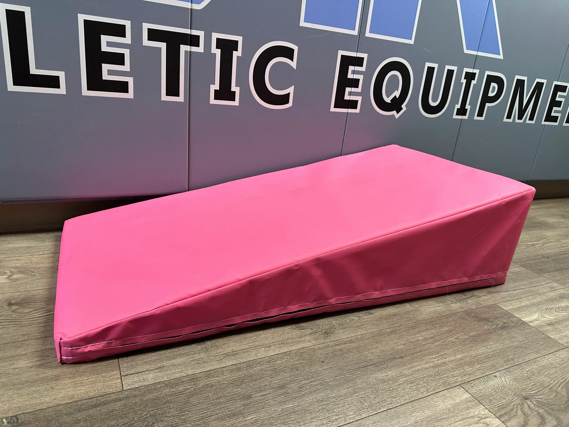24" x 48" x 12" Triangle Incline Mat