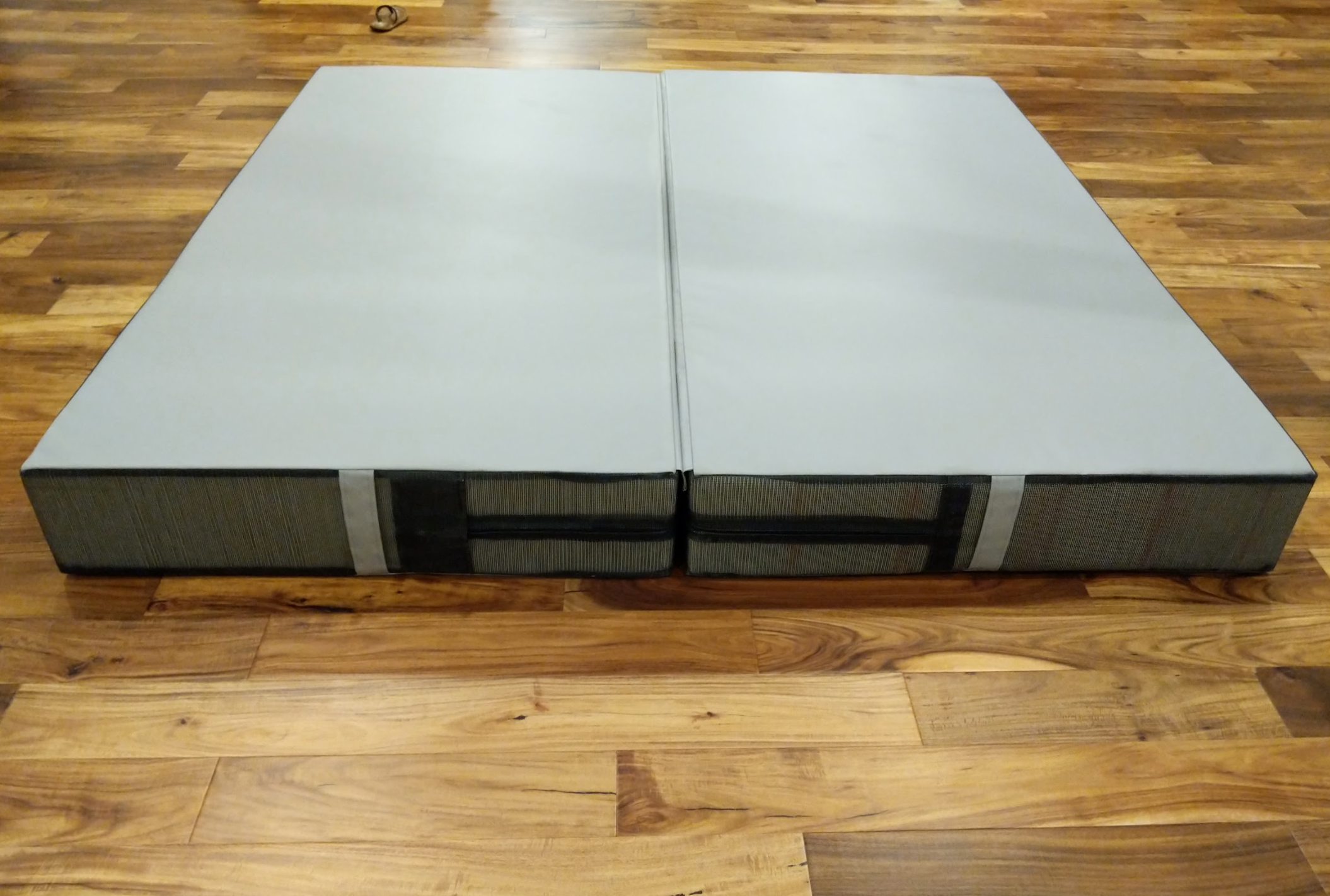 Grey Folding Landing Mat