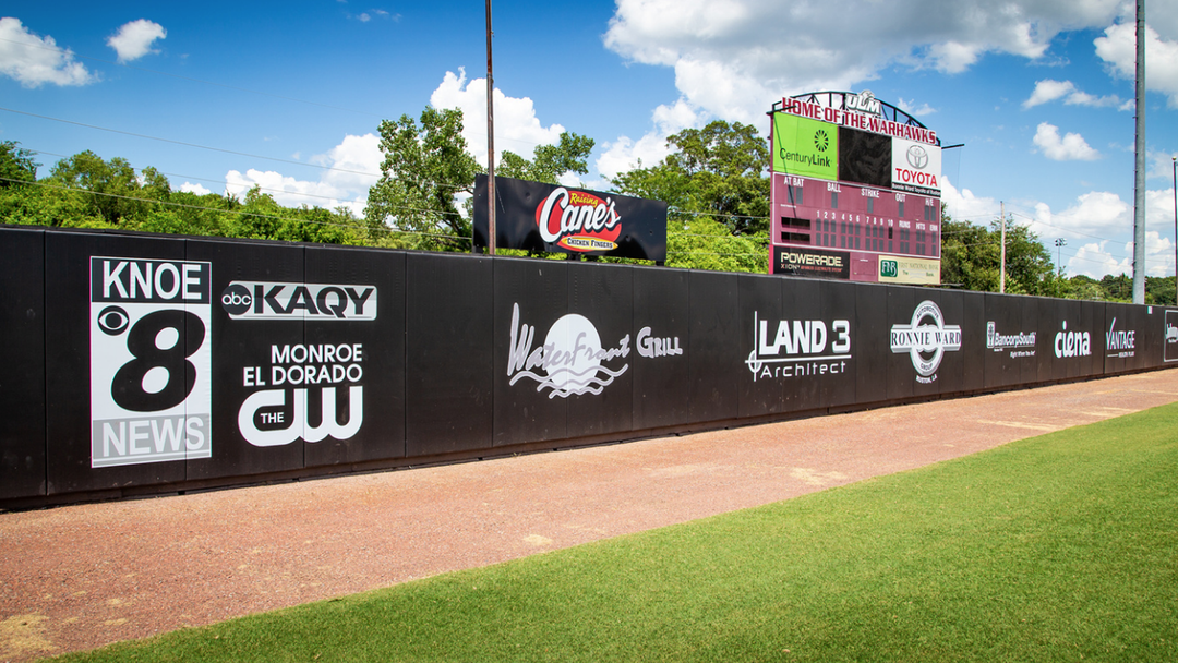 ACTIVITIES-BASEBALL STADIUMS-WOODBACKED OUTDOOR WALL PADDING