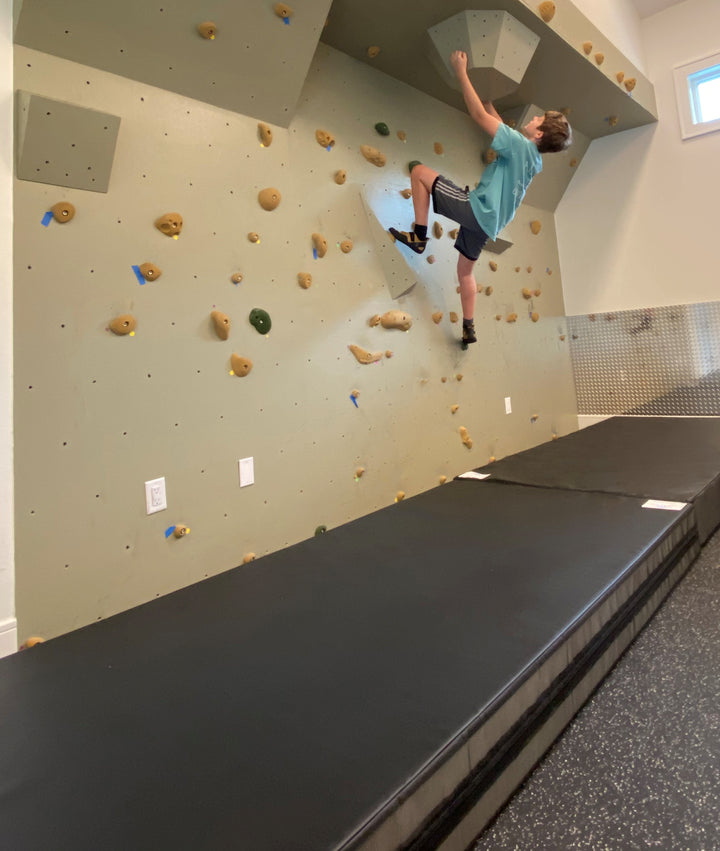 Rock Wall Crash Mat Black